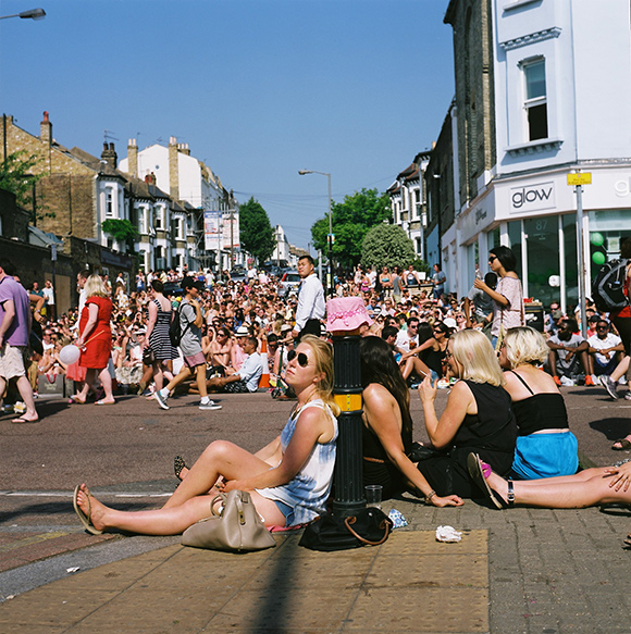 crowd watching tennis
